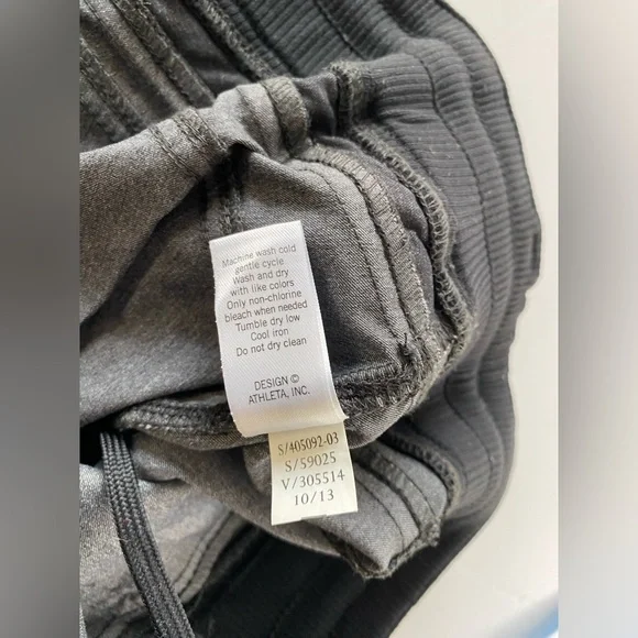 Athleta women’s cargo style pants  size 12 EUC - Picture 10 of 13